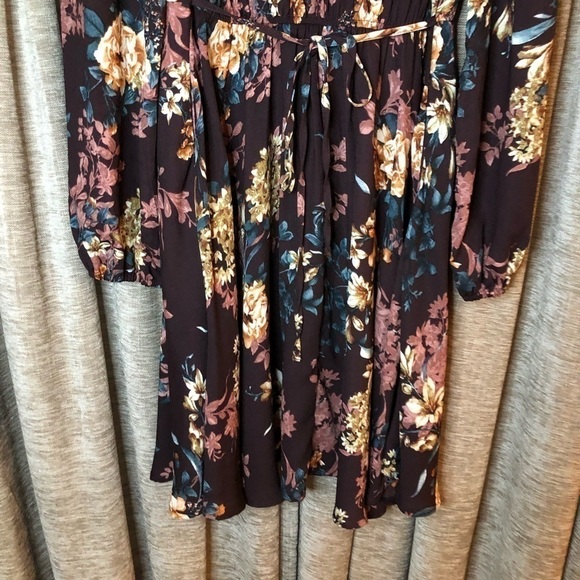 Xhiliration Wine Floral Print Long Sleeve Scoop Neck Ruffle Front Dress Medium - Picture 15 of 16